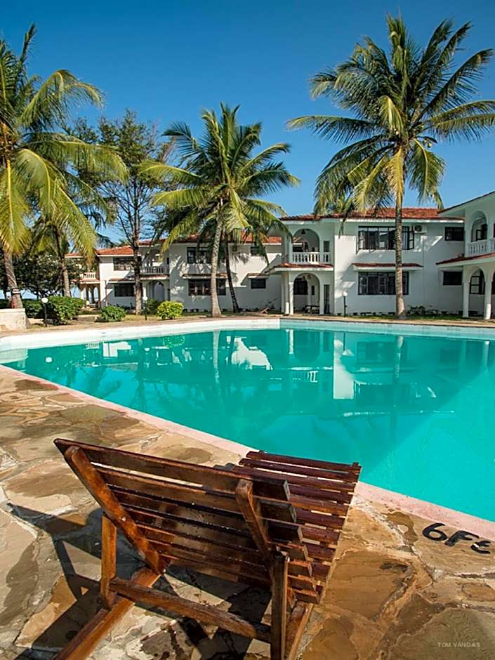 Bahari Dhow Beach Villas