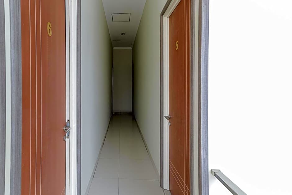 RedDoorz at Ngaggel Jaya Surabaya
