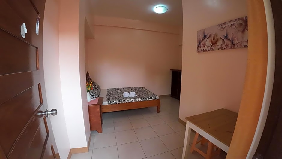 Queenslander Hotel and Restaurant