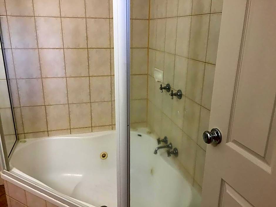 Country Gardens Motor Inn