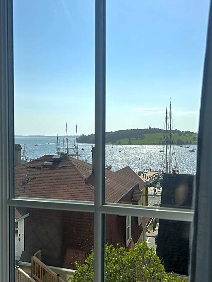 Lunenburg Arms Hotel