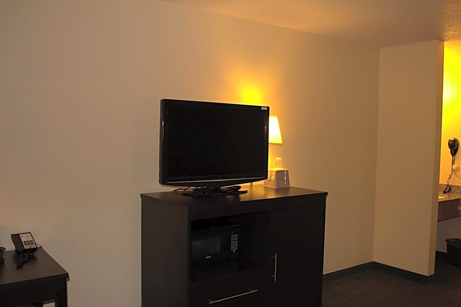 Super 8 by Wyndham Colby
