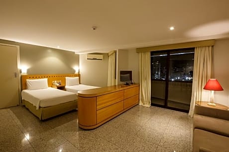 LUXURY TWO SINGLE BEDS