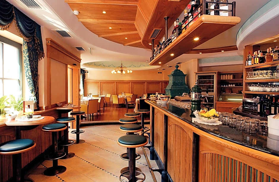 Cityhotel Goldener Adler B&B