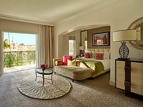 Deluxe King Room with Balcony