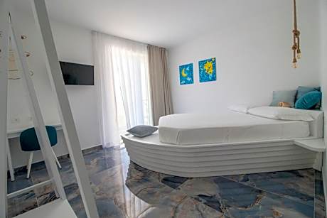 Deluxe Double Room with Balcony