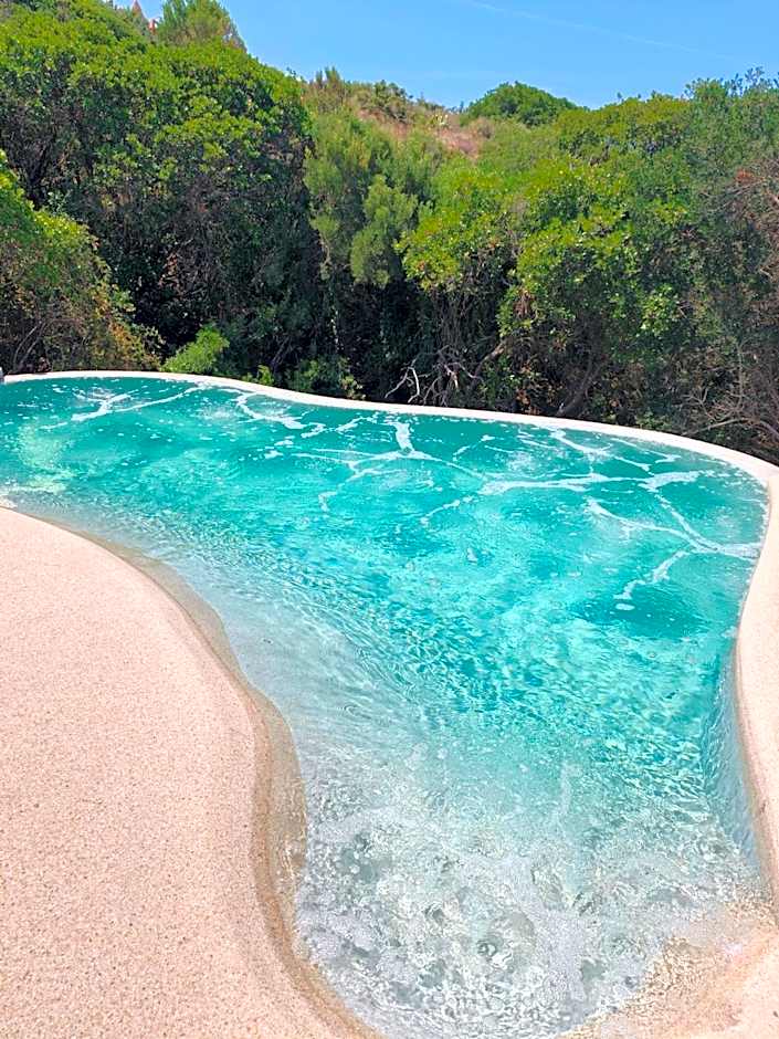 Costa Paradiso Resort