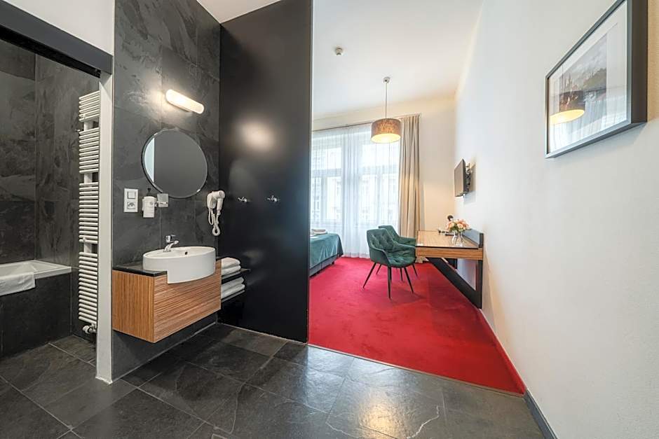 Hotel Noir