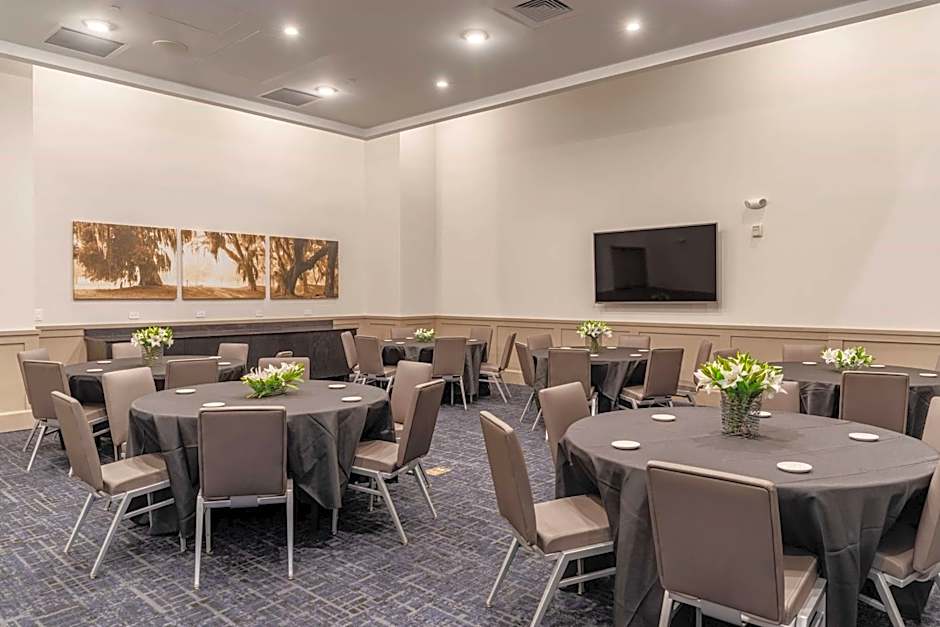 TRYP by Wyndham Savannah