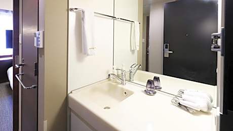 Single Room with Shared Bathroom