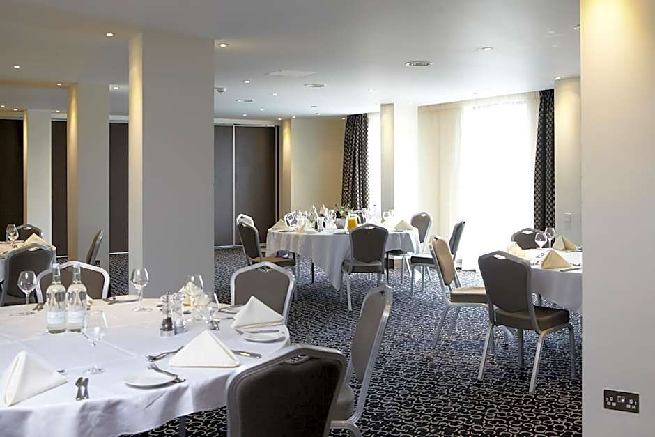 Park Grand London Heathrow