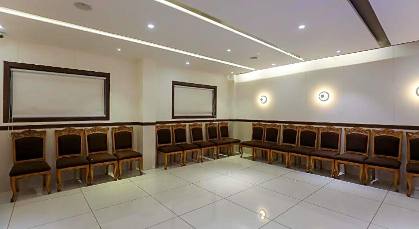 Hotel Ashray Inn Express