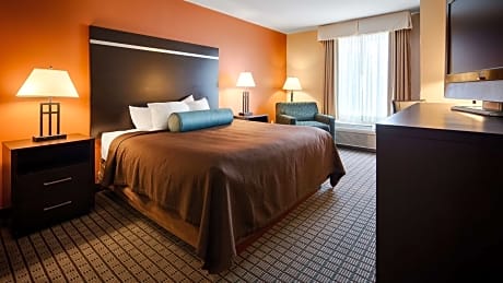 Accessible - Suite King Bed, Mobility Accessible, Roll In Shower, Whirlpool, Microwave And Refrigerator, Wi-Fi, Non-Smoking, Full Breakfast