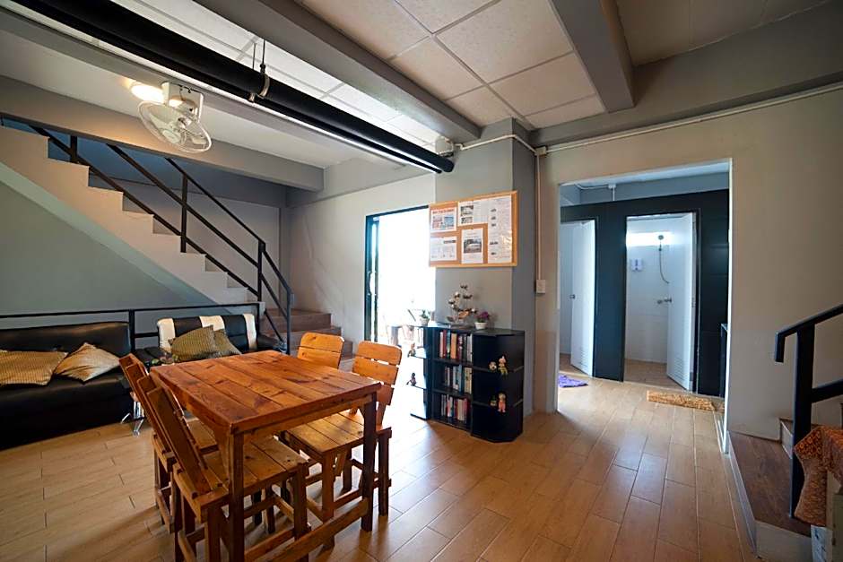 OYO 465 Krung Kao Traveller Lodge