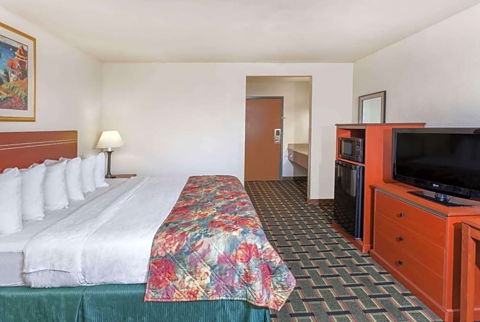 Baymont by Wyndham Decatur