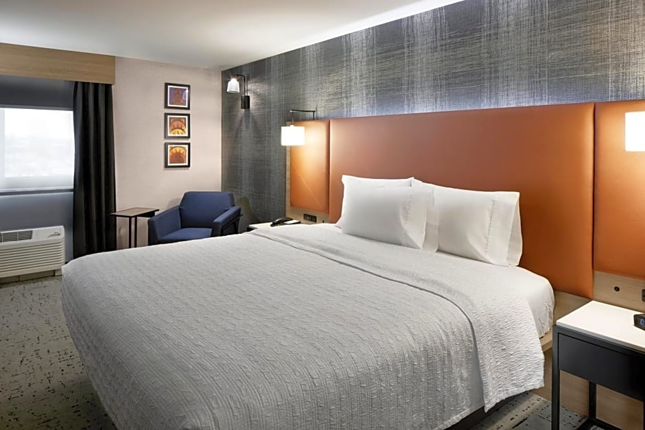 Hampton Inn Newark Airport