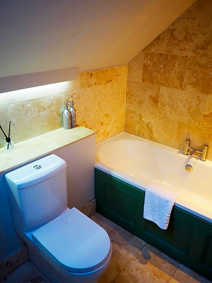 Bear and Ragged Staff