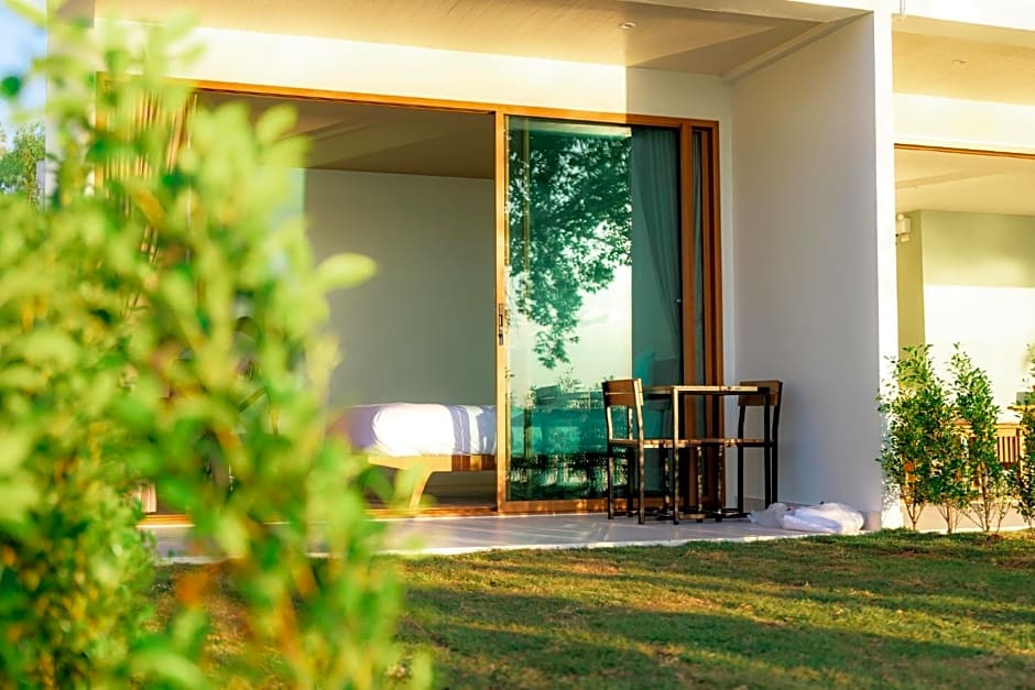 LAKE HOUSE Naka Cave