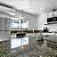 Luxury Mid City Home With Firepit