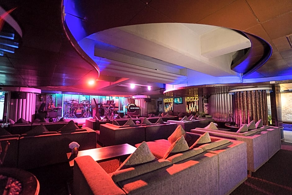 Kiss Gardenhome Chic Hotel