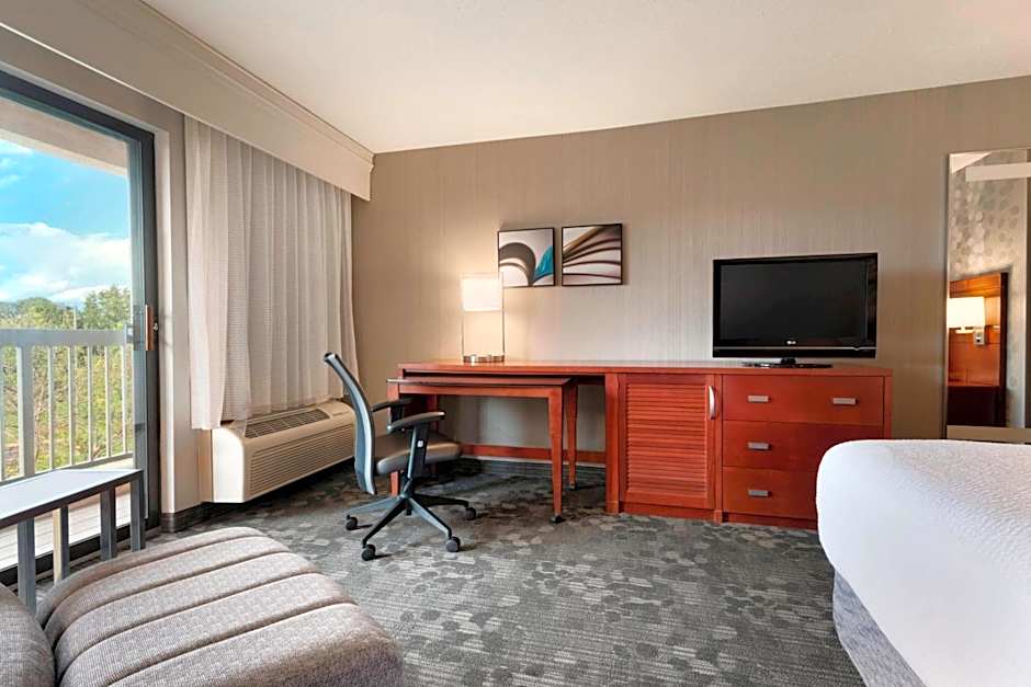 Courtyard by Marriott Akron Fairlawn