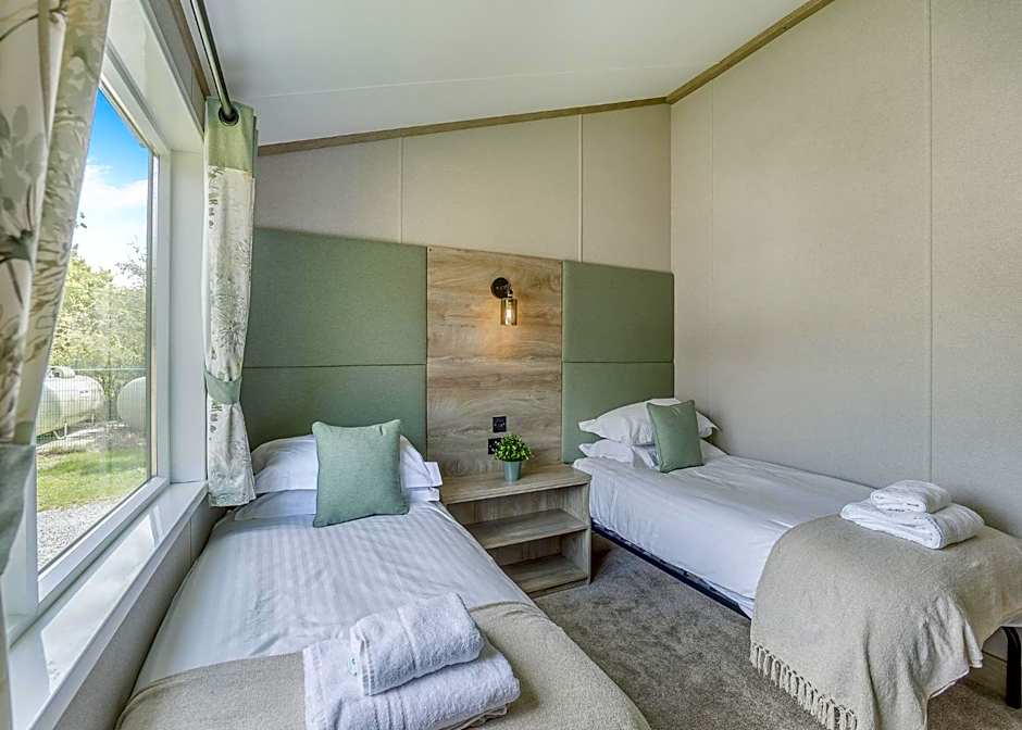 Woodhall Country Park Lodges