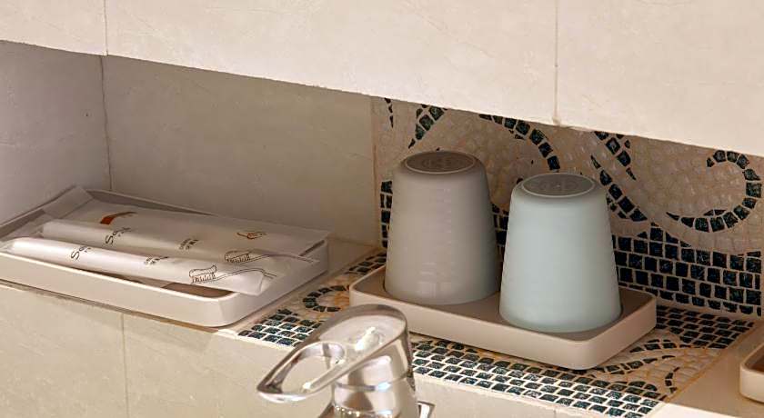 Ole Tai Sam Un Hotel