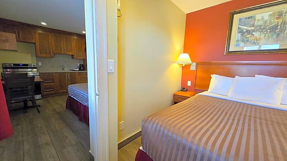 Sahara Courtyard Inn & Suites Osoyoos