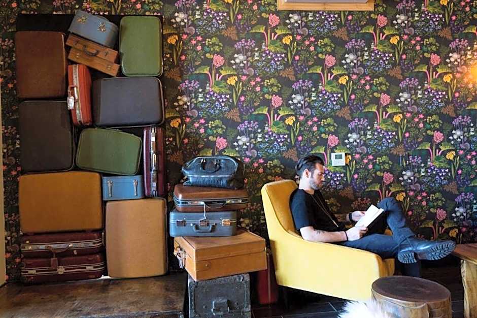 Deep Ellum Hostel - Adults Only
