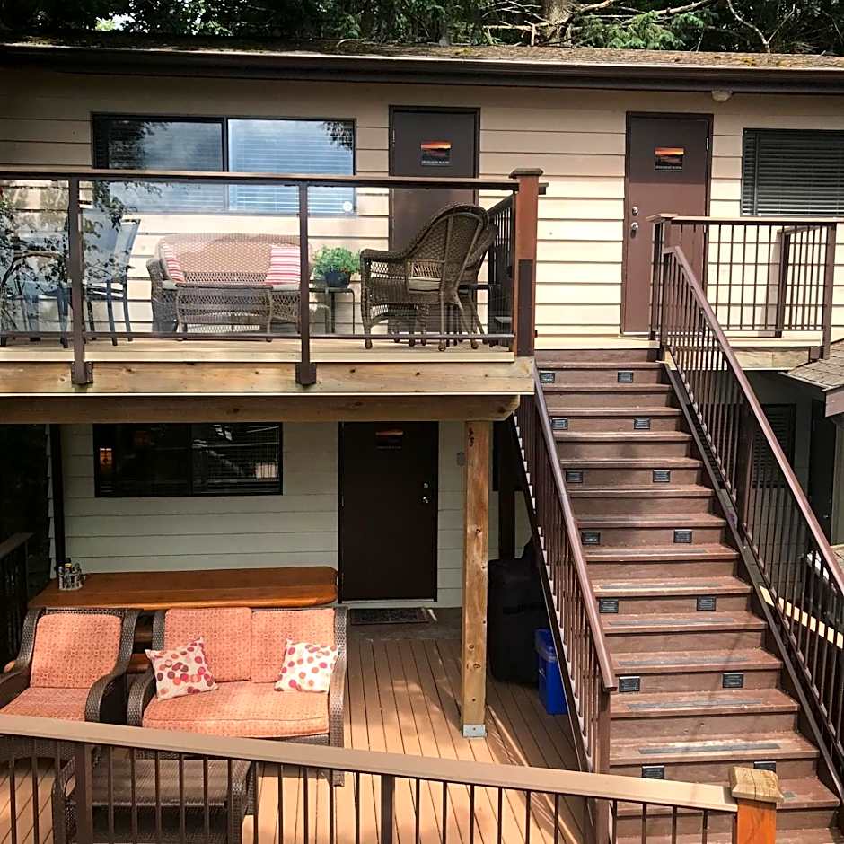 The Fraser River's Edge B&B Lodge