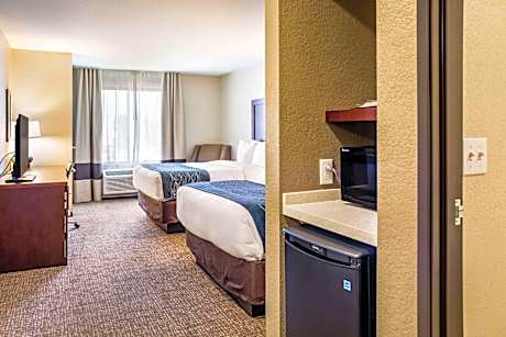 Queen Room with Two Queen Beds - Accessible/Non-Smoking