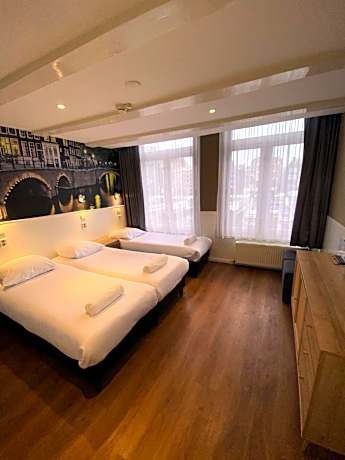 Triple Room with Canal View
