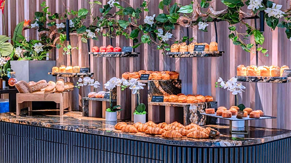 GOLDEN TULIP LYON OUEST TECHLID Hotel & Spa