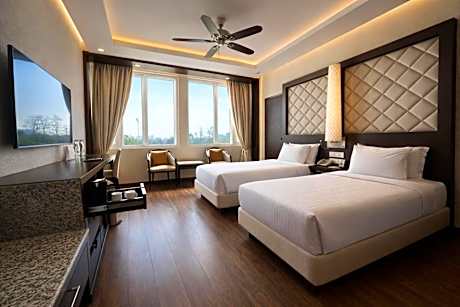 Premier Room Twin Bed River View