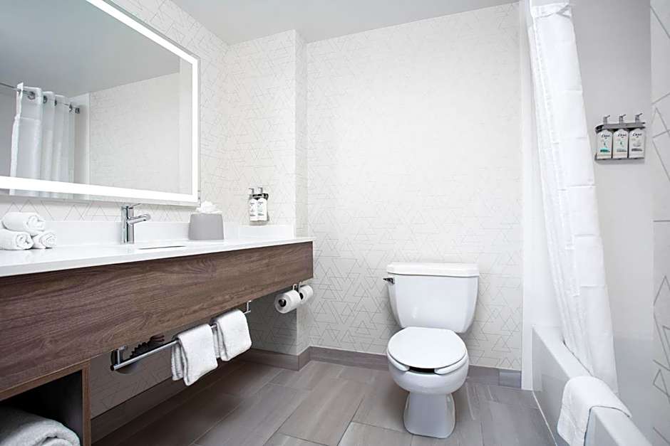 Holiday Inn Express & Suites Williamsburg By IHG
