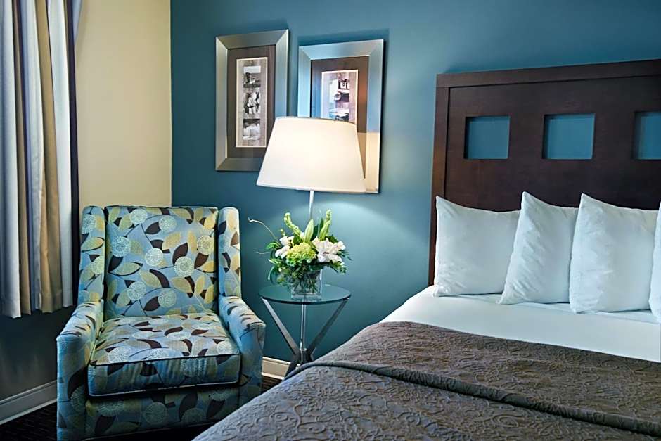 Oxford Suites Silverdale