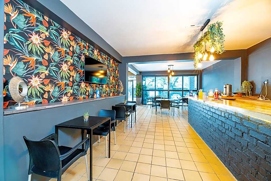 N1 Hotel & Campsite Victoria Falls