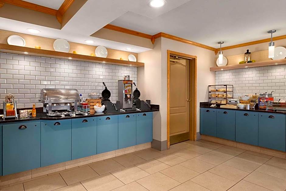 Country Inn & Suites Rochester South Mayo Clinic – Rochester, MN