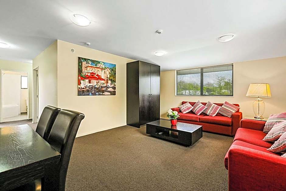 Quality Suites Amore