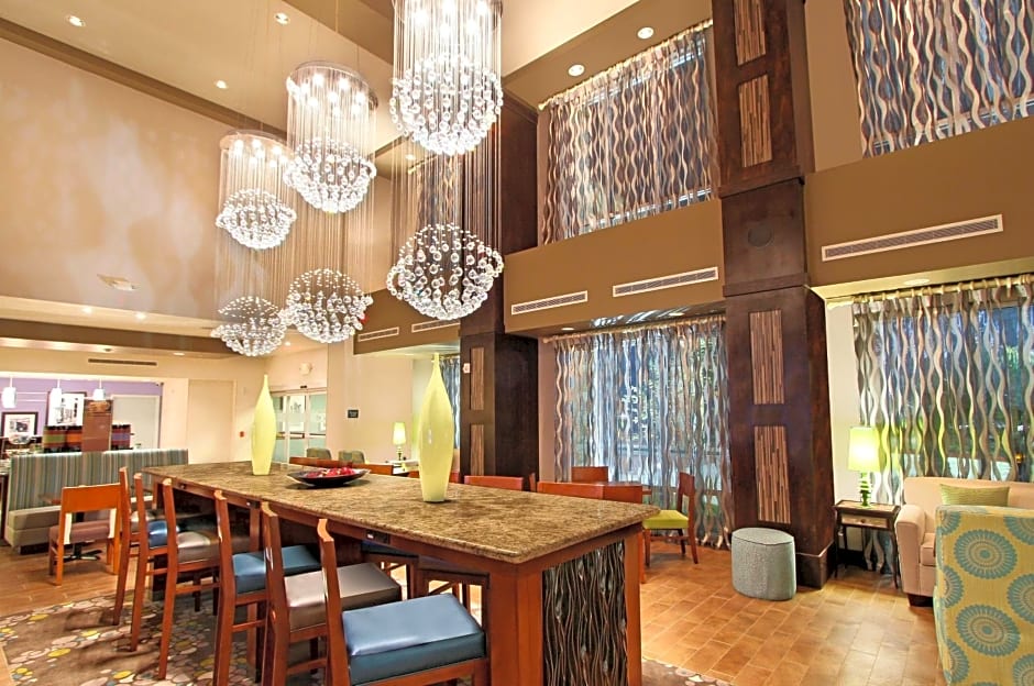 Hampton Inn & Suites Winnie