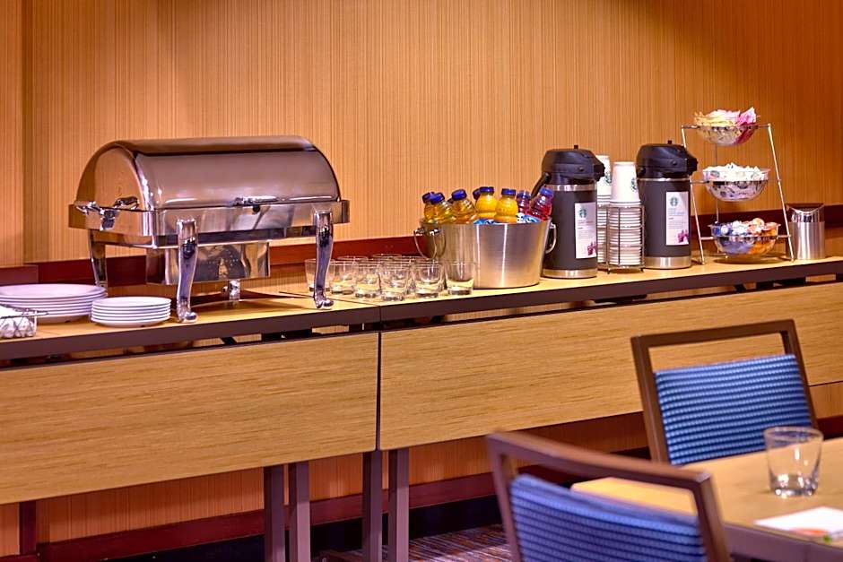 Courtyard by Marriott Kansas City Shawnee