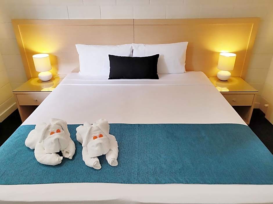 Coconut Grove Holiday Apartments