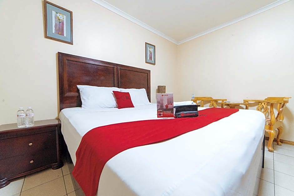 RedDoorz @ Clarkview 21st Street Angeles City