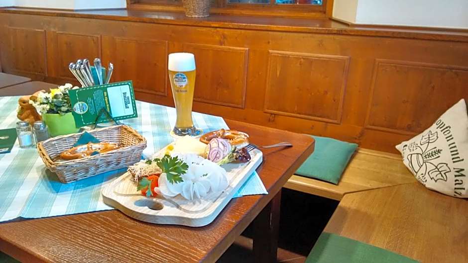 Altstadt- und Businesshotel Pfaubräu - Brauereigasthof - Frühstücksbuffet - kostenfreie Radgarage - Hunde willkommen