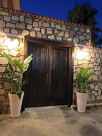 Noa's Boutique Hotel