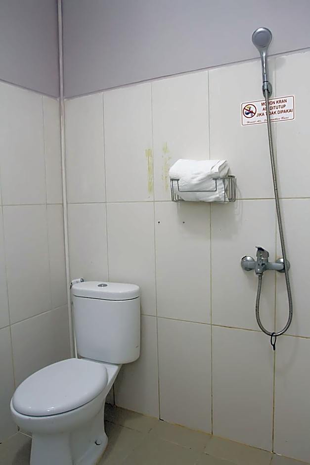 RedDoorz Plus at Pelita Guest House Balikpapan