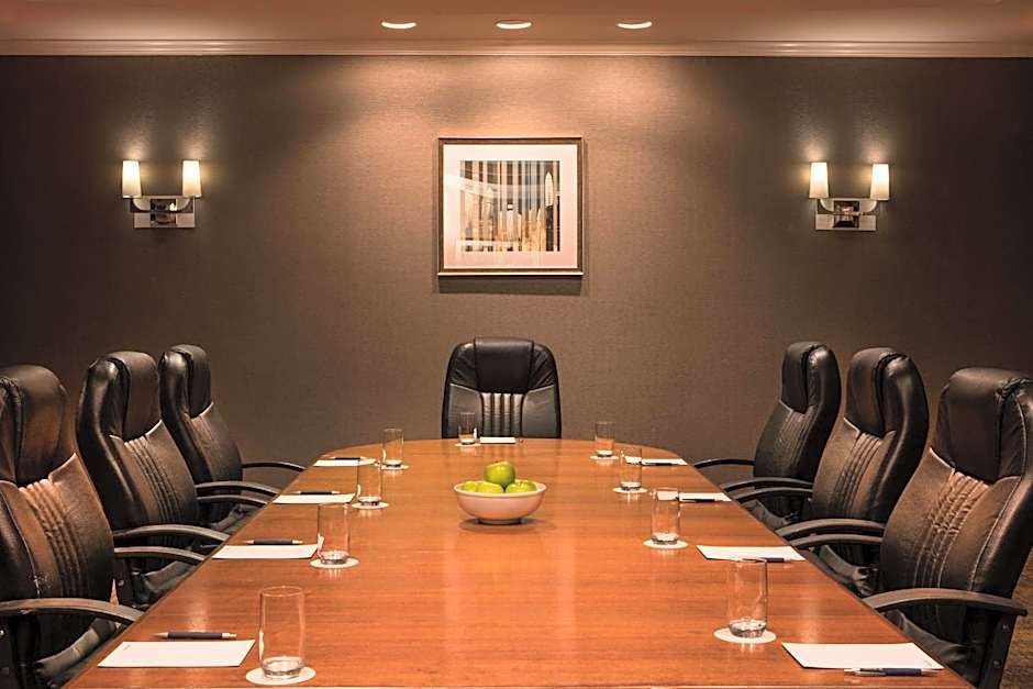 Sheraton Suites Chicago Elk Grove