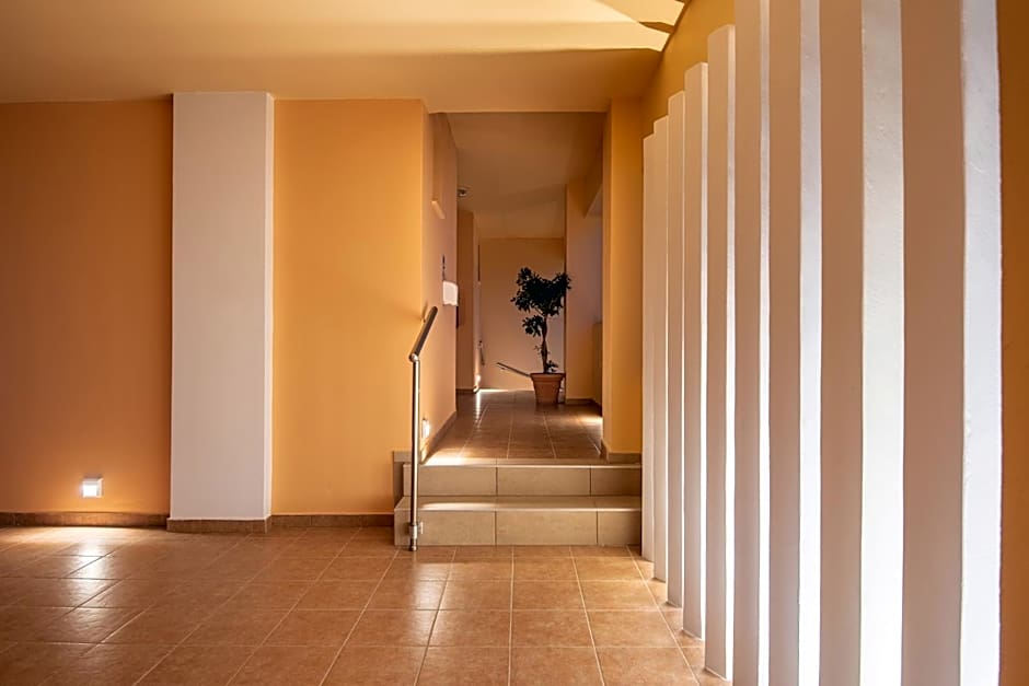 Cirillo Family Hotel-Christinas Studios