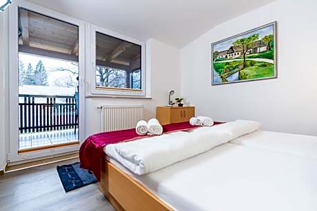 King Room with Balcony and Mountain View
