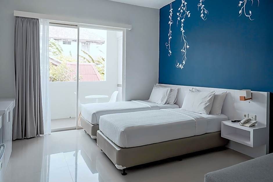 Photo 1 of 10 of Studio 2 Beds